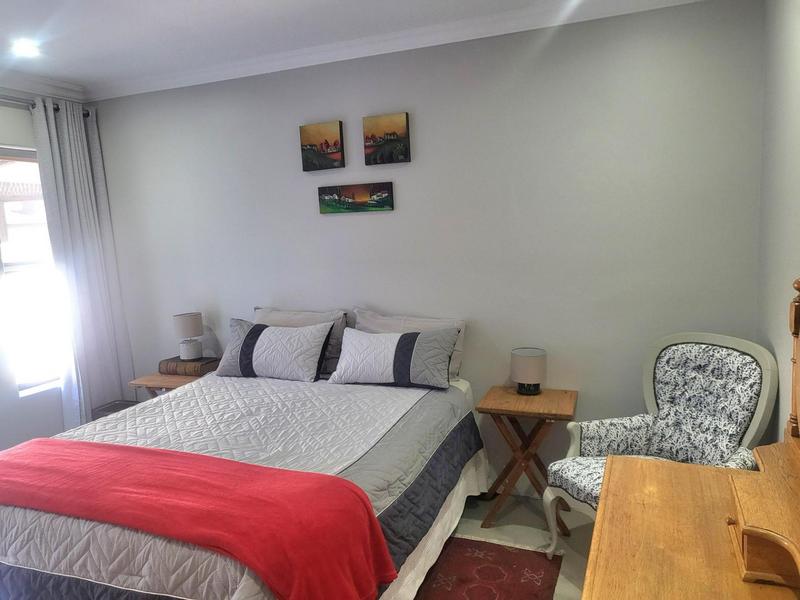 6 Bedroom Property for Sale in Sunset Estate Western Cape